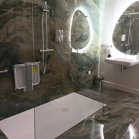 La Maison Du Soleil * LʼIsle-Jourdain